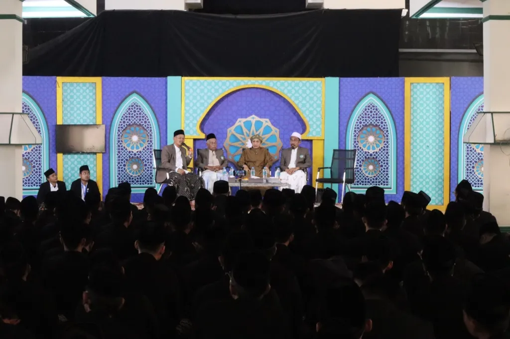 Rihlah Ilmiah Madrasah Ghozaliyyah Syafi’iyyah Sarang ke Al Bahjah